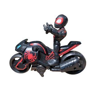 Hasbro Spider-Man Plastic Action Figure and Motorcycle Hasbro SA 2018